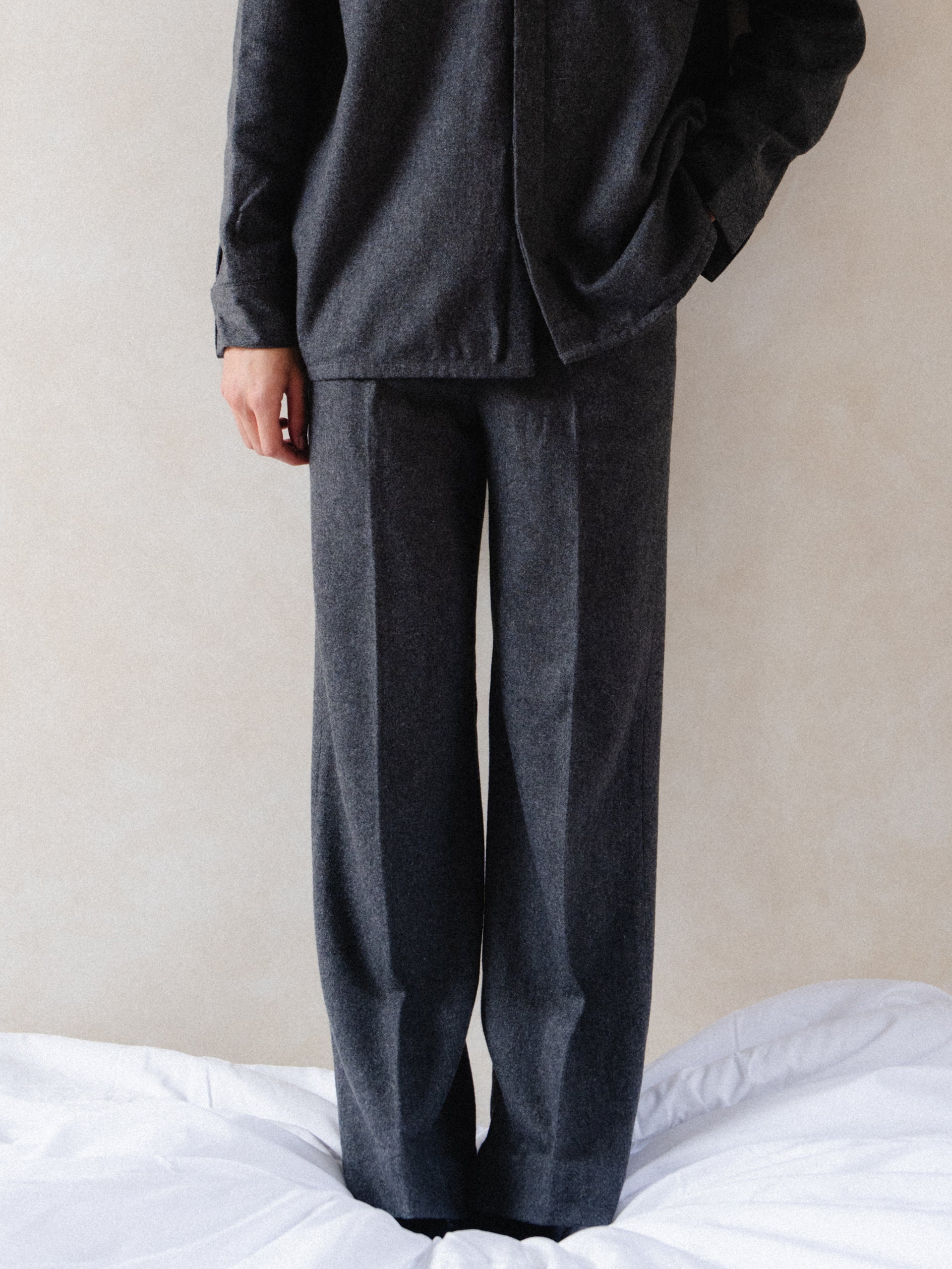 パンツ cahlumn wool flannel pants L CAHLUMN（カウラム）の「CAHLUMN/カウラム Wool Flannel Pant