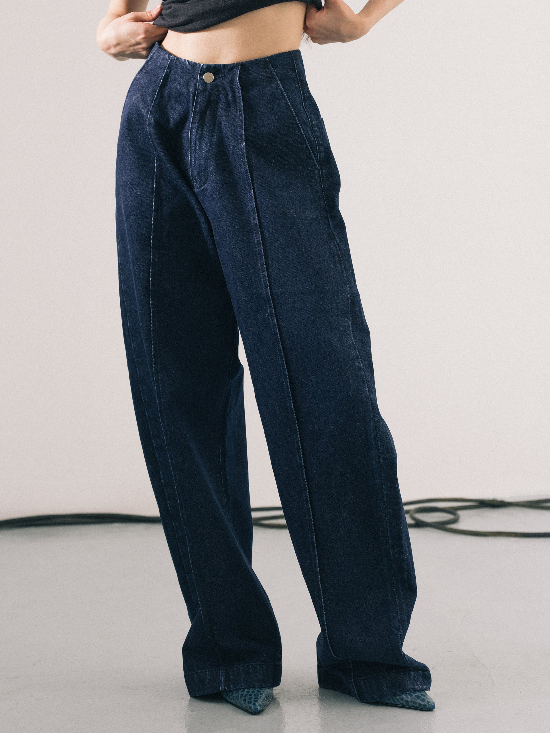Welt Curved Denim Pants